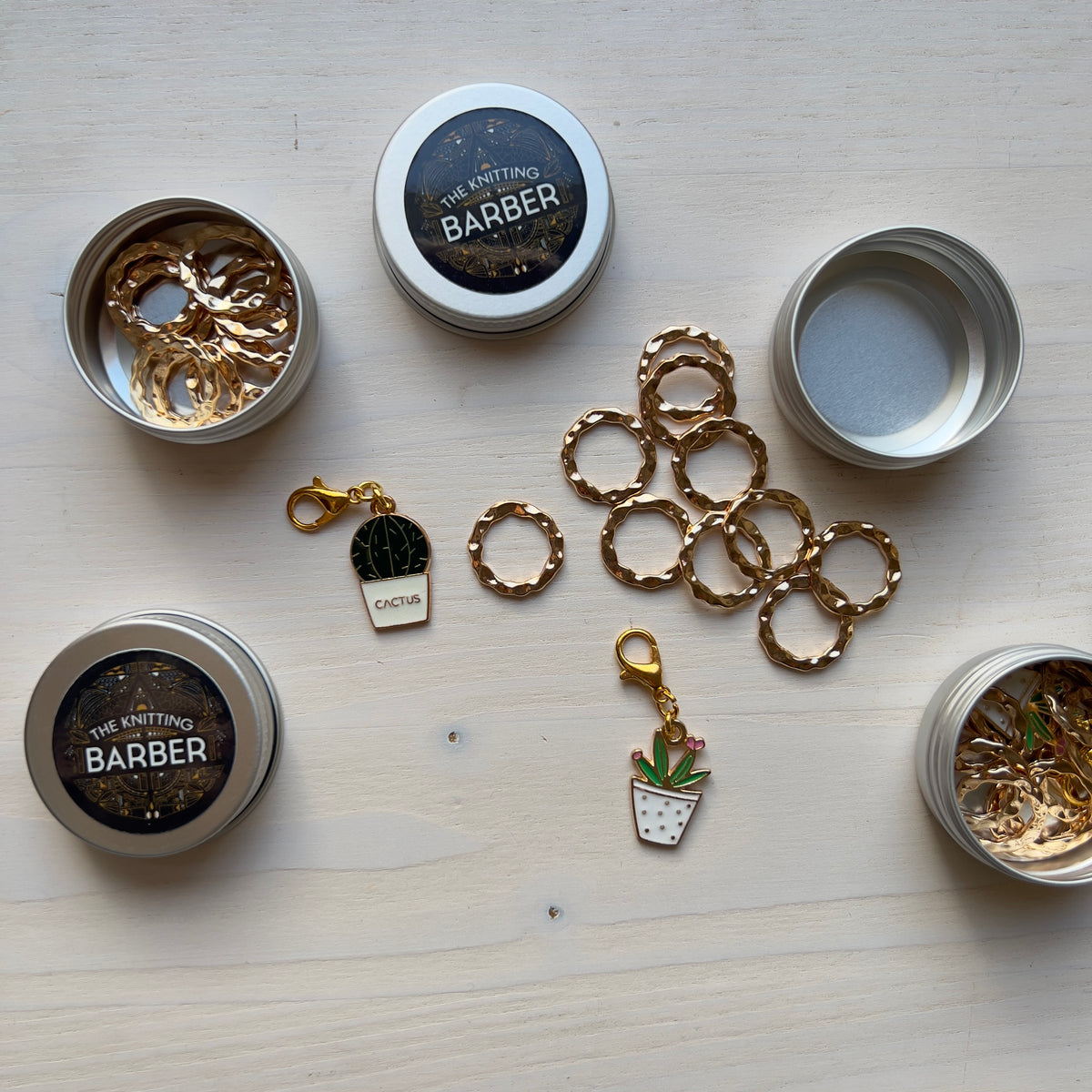 The Knitting Barber Stitch Markers | Marca Malhas