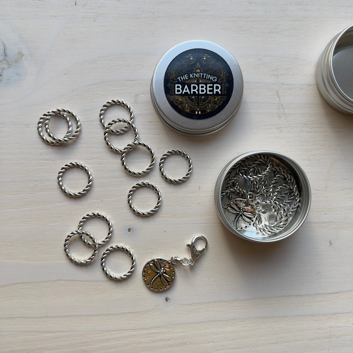 The Knitting Barber Stitch Markers | Marca Malhas